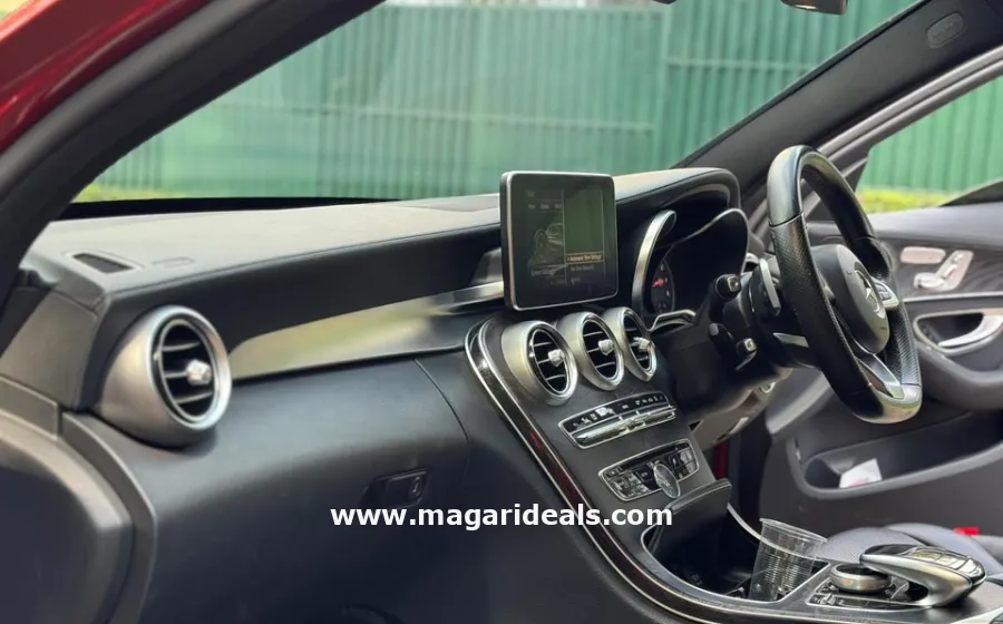 Mercedes-Benz C180 in Kenya for Sale | Magari Deals